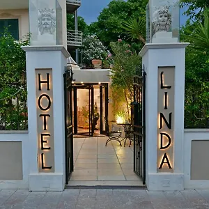 Hotel & Linda
