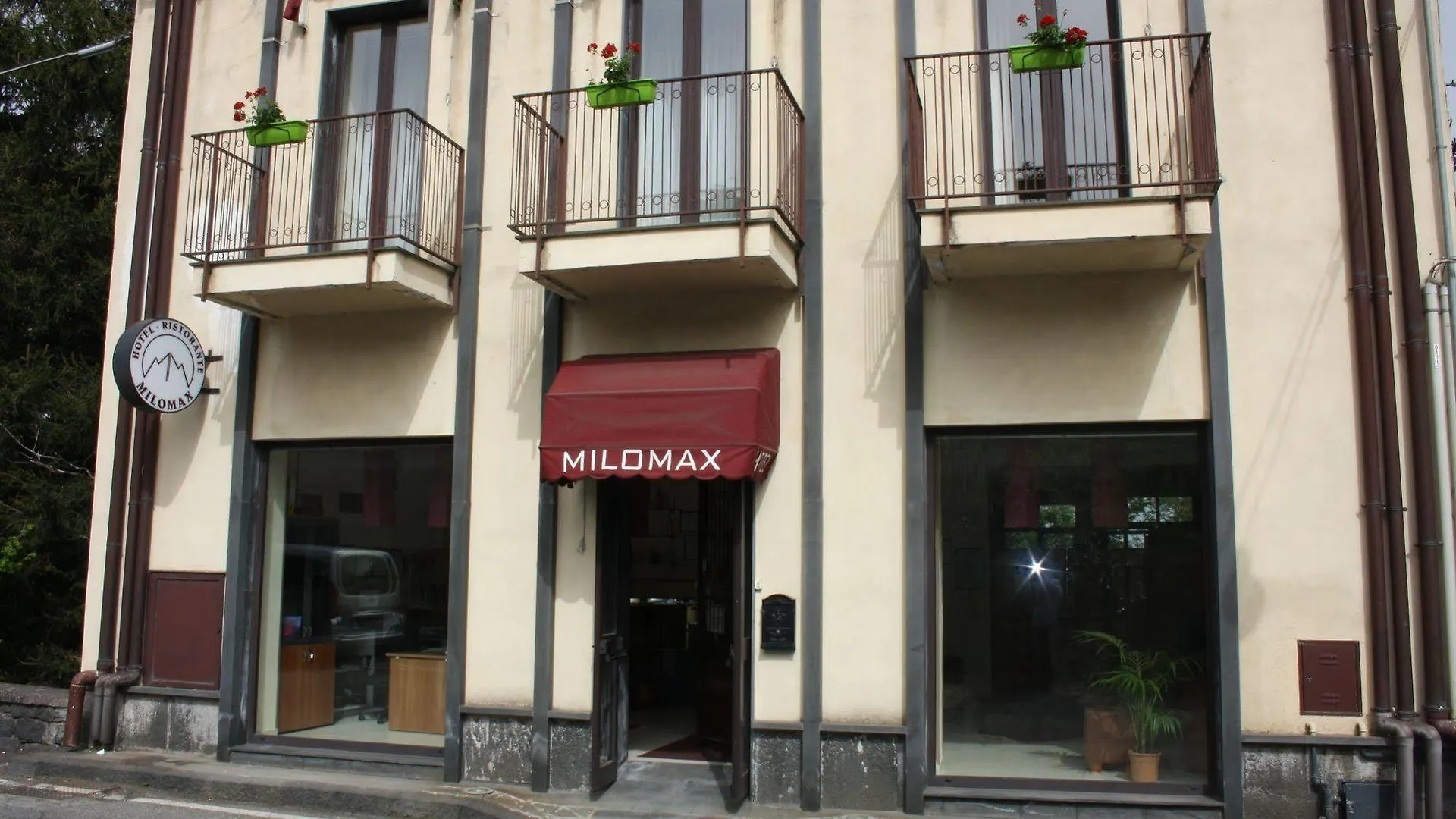 Hotel Milomax 2*, Milo