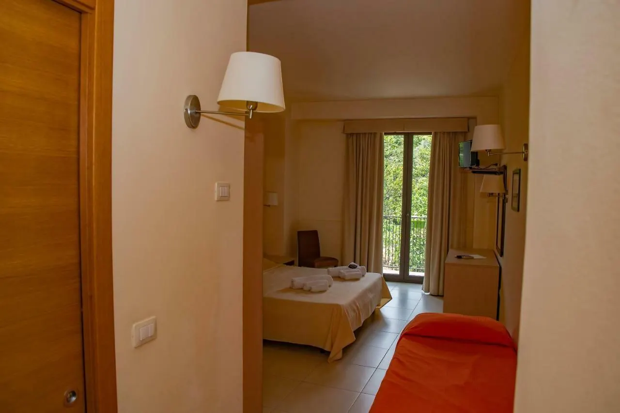 Hotel Milomax 2*, Milo Italien